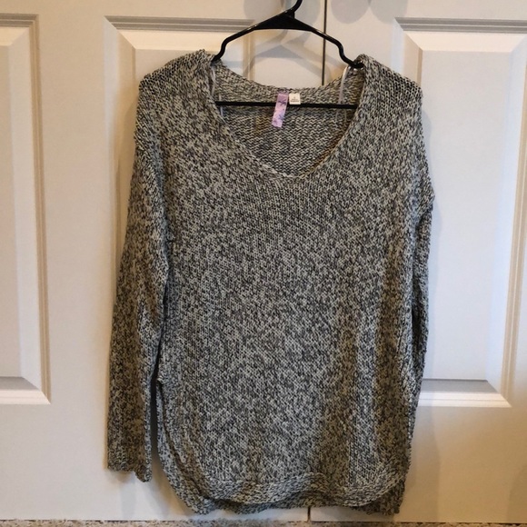 Knitted tunic - off white and black coloring - Picture 5 of 7